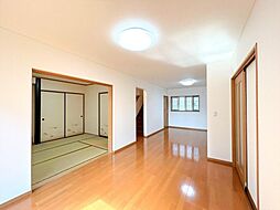 高松市飯田町　戸建て 4LDKのリビング/ダイニング