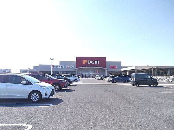 DCM川島店様まで2100ｍ、車で5分です。