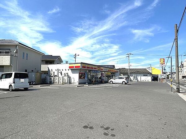 デイリーヤマザキ　円座町店様まで400ｍ、車で1分です。