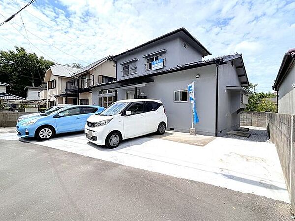 （リフォーム済）外部は屋根・外壁の塗装を行いました。しばらくはメンテナンス要らずになりましたよ。