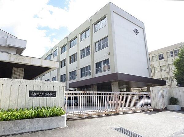 高松市立川添小学校まで1600ｍ、徒歩20分です。