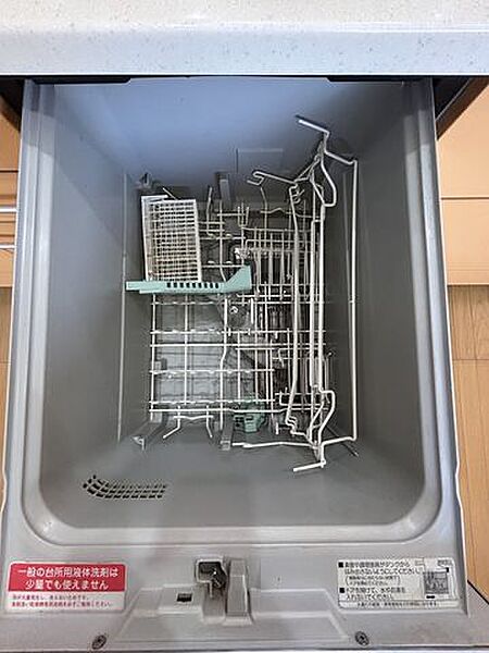 嬉しい食器洗い乾燥機です。食後の億劫な食器洗いは食器洗い乾燥機にお任せしましょう。