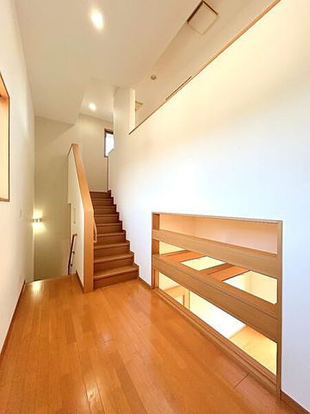 中2階ホール　リビングを見下ろせます。