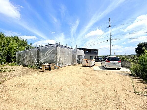 （リフォーム中8/7撮影）駐車スペースを拡張し、4台駐車可能になります。