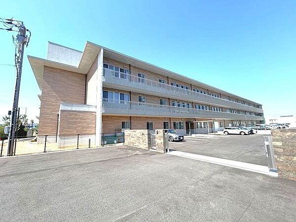 さぬき市立長尾小学校 徒歩21分。 1680m