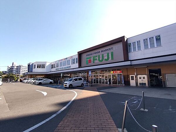 フジ楠上店様まで950ｍ、車で4分です。