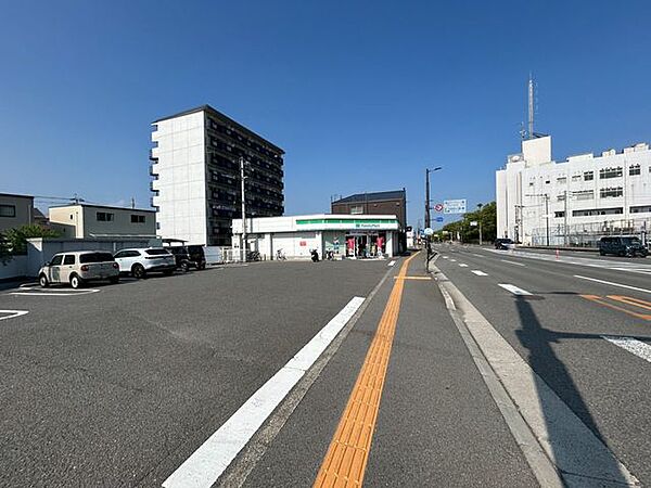 キョーエイタクト店 ファミリーマート庄町三丁目店様まで約600ｍ（徒歩約8分）です。 850m
