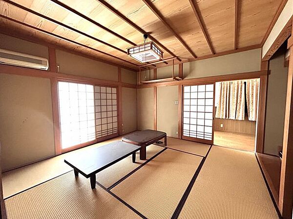 【1階8帖和室】