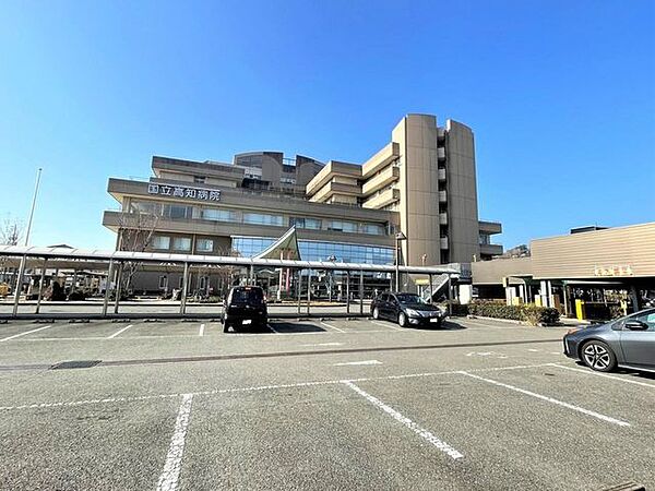 セブンイレブン高知若草店 国立高知病院まで約600m(徒歩約8分) 280m