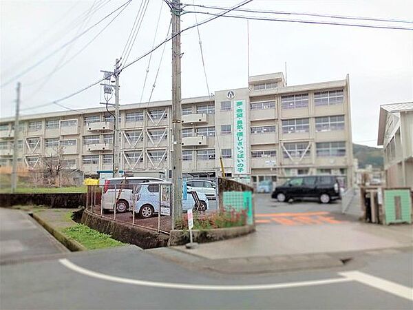サンシャイン朝倉 朝倉第二小学校まで約500m(徒歩約7分) 600m