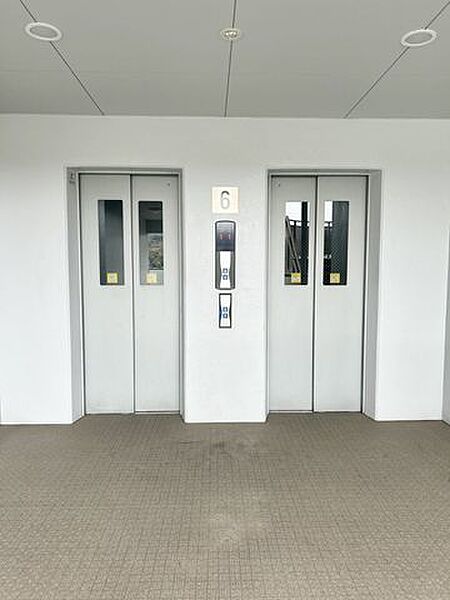 エレベーターは2基あります。