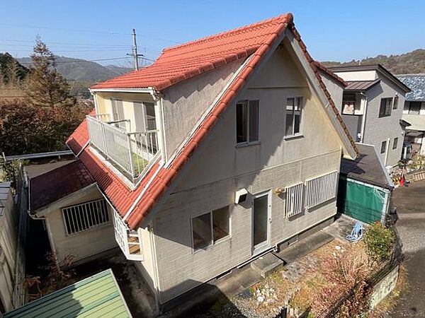 【リフォーム中】外装塗装や水回り交換、フローリング重張り、クロス張替えを実施し、内外装ともに一新予定。開放感あるバルコニー付きで、快適な暮らしを叶える住まいです。