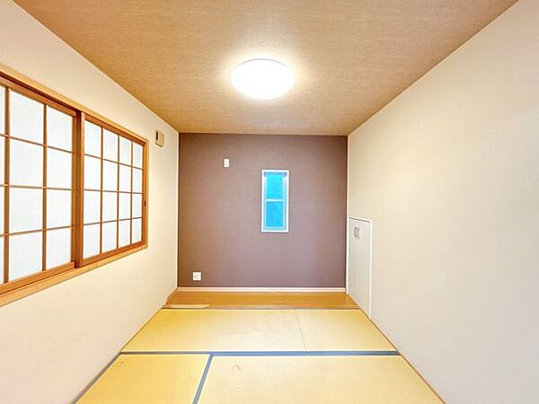 【1階5帖和室】クリーニングを行いました。リビングから続くお部屋で、ご家族のくつろぎスペースや客間としても使用可能です。