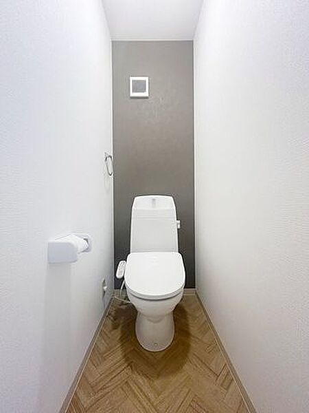 【リフォーム済み】トイレは新品に交換いたしました。節水タイプでお財布にも優しいタイプです。
