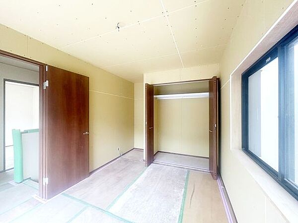 【リフォーム中】2階和室は洋室に間取り変更を行います。床はフローリング施工、クロス施工を行います。