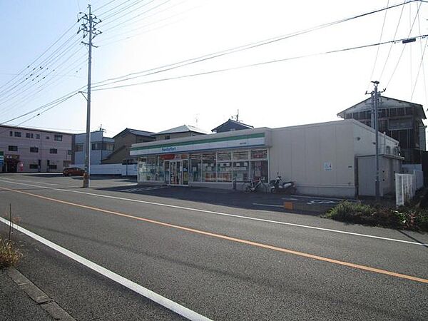 ファミリーマート高知十津店まで160ｍ。 2600m