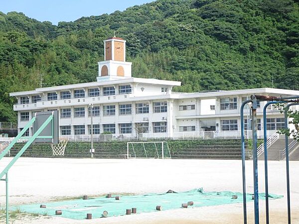 十津小学校まで、1500ｍ。 160m
