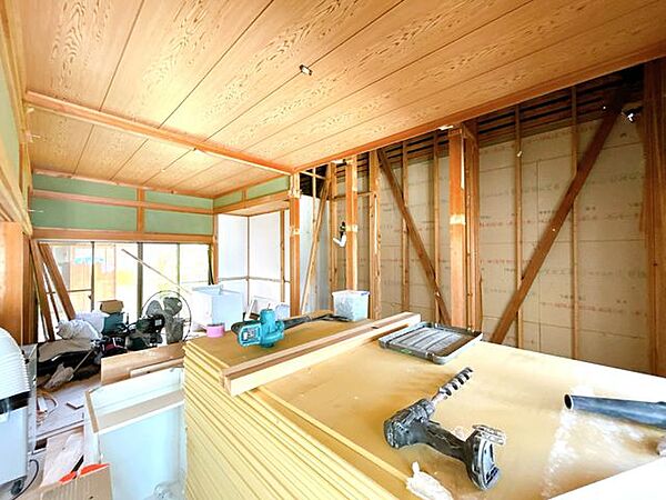 【リフォーム中】1階北側洋室は間取り変更に伴いキッチンスペースになります。