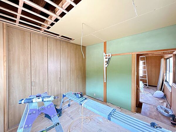 【リフォーム中】2階和室は洋室に間取り変更いたします。