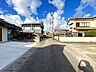 その他：【前面道路】前面道路は幅員約4.6ｍありますので大き目のお車でもゆとりをもって通行が可能です。