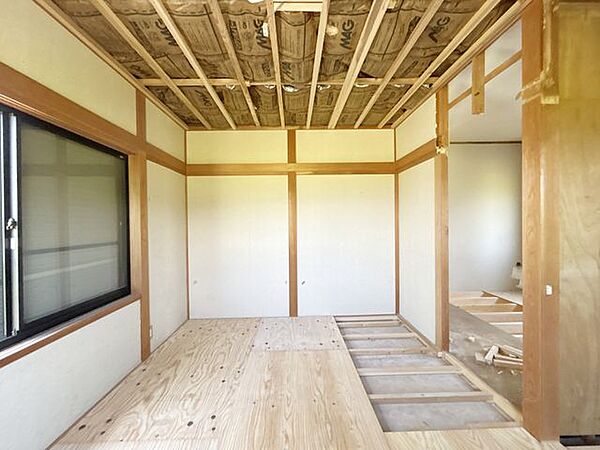 【リフォーム中】2階北側和室は、洋室に間取り変更工事中です。