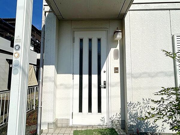 【リフォーム中】玄関ドアは鍵の交換を行います。