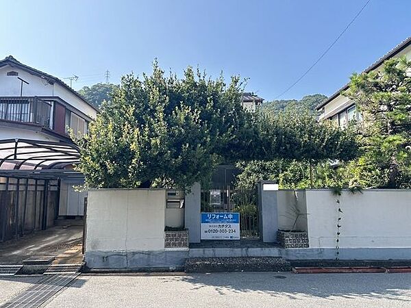 駐車場拡幅工事を行います