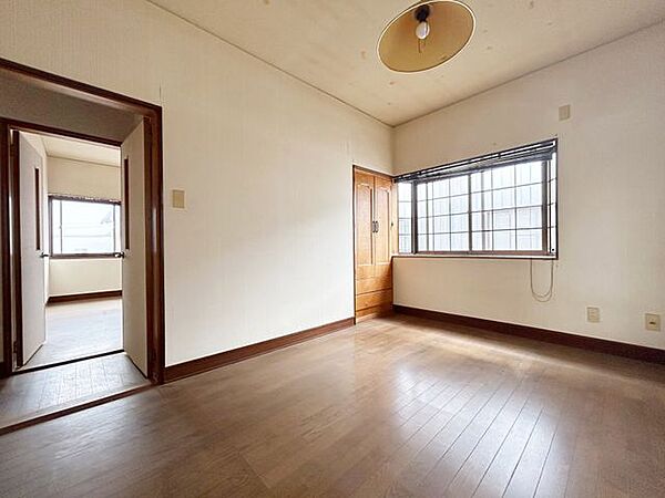 【現況】2階西側洋室です。