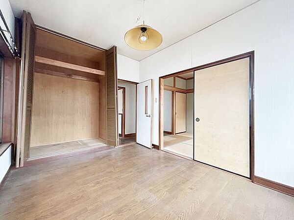 【現況】2階東側洋室です。