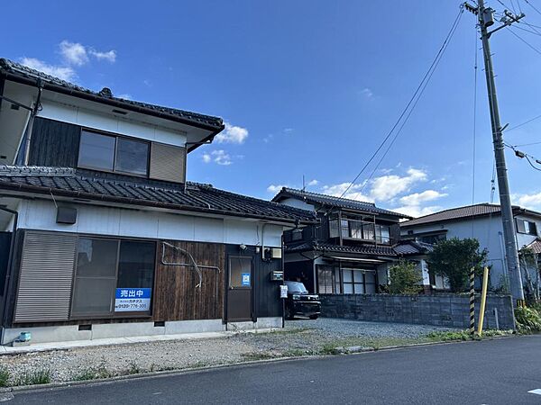 外観：338000046032