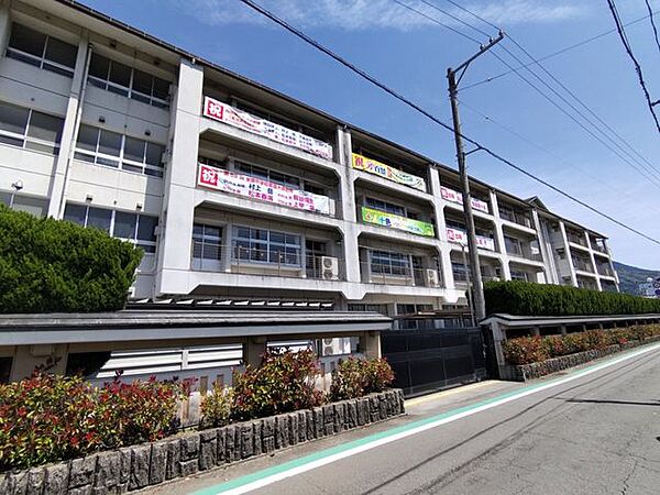 【周辺環境】宇和島市立城北中学校　約4700ｍ　