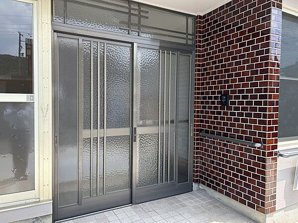 【リフォーム済】玄関扉は鍵交換しました。