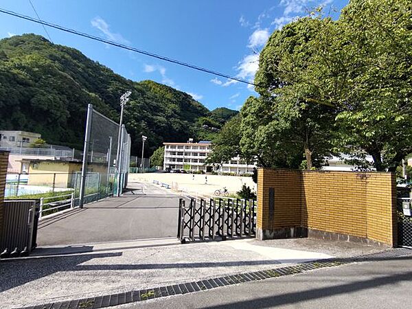 八幡浜市立千丈小学校まで約700ｍ　徒歩10分