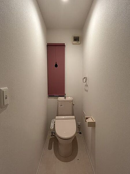 【リフォーム中】2階トイレはクリーニングを行います。