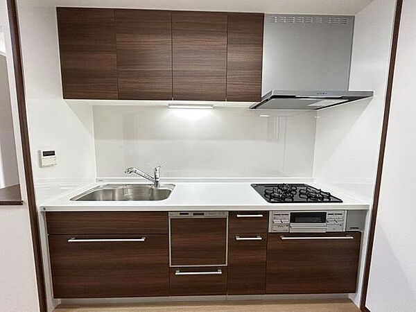 【リフォーム済】システムキッチン、食洗機・シンク浄水栓付き
