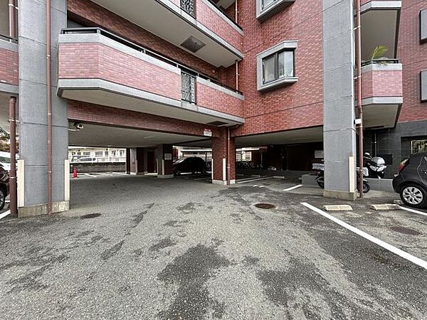 マンション敷地内駐車場　空き無し近隣駐車場あり