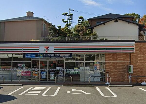 セブンイレブン福岡長丘1丁目店 「セブンイレブン」 福岡長丘1丁目店様まで徒歩7分（約500Ｍ）です。コンビニは24時間営業なので便利ですね。