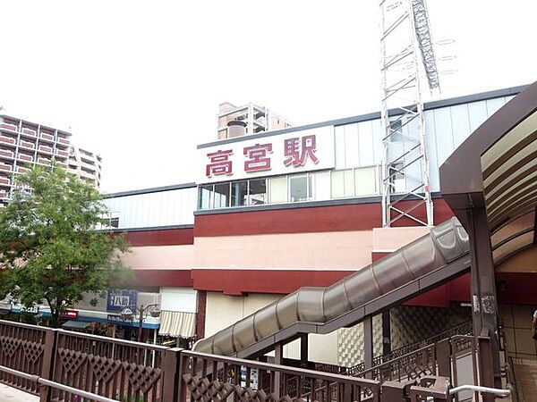 高宮駅(西鉄 天神大牟田線) 徒歩24分。 1900m