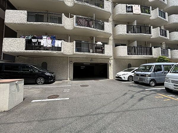 マンション敷地内駐車場　空きあり5000円/月
