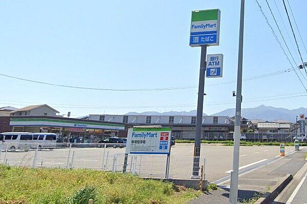 ファミリーマート福岡早良二丁目店 徒歩10分。「ファミリーマート」福岡早良2丁目店様まで徒歩10分（約750ｍ）です。