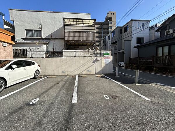 マンション敷地内駐車場　空き無し