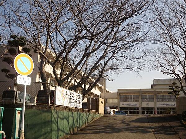 西諌早 【小学校】西諫早小学校まで約1500ｍ（徒歩19分）。
