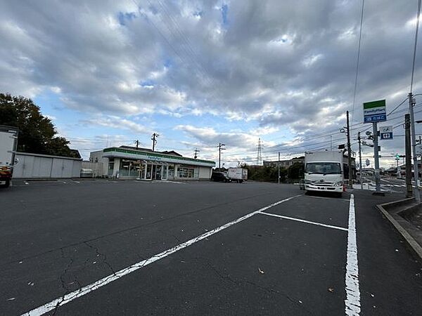 【コンビニ】ファミリーマート島原大下店様まで約600ｍ（徒歩8分）。