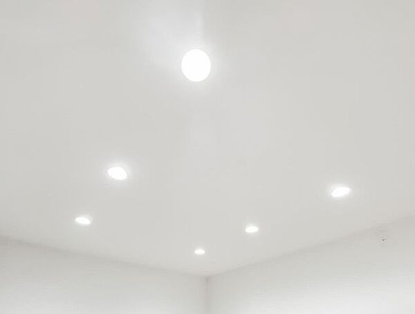 【リフォーム済】各居室の照明器具は新品交換しました。照明器具は設置した状態でお引き渡しを致しますのでお客様が別途ご購入いただく必要はございません。