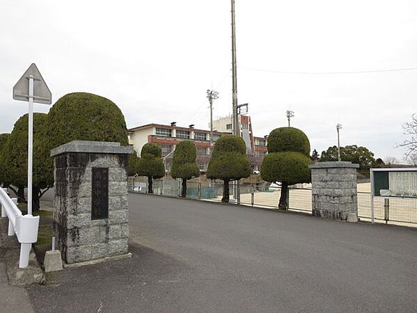 【周辺施設/中学校】高来中学校まで2500m。（徒歩32分）
