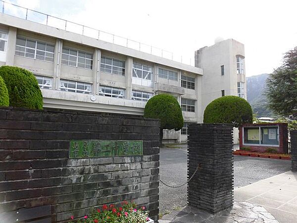 【中学校】島原第二中学校まで約1000m。（徒歩13分）