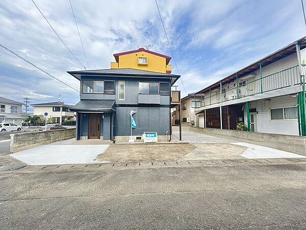 【リフォーム済】外観別角度写真です。屋根・外壁は塗装を行いました。