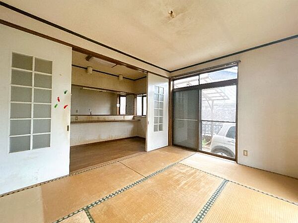 【期間限定現況販売】1階6帖和室の別角度写真です。