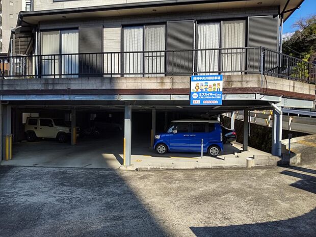 【駐車場】マンション敷地内にはありませんが、徒歩90ｍの位置に月極駐車場の普通車区画1台確保しております。（10887円／月）そのまま引き継いで利用いただけます。