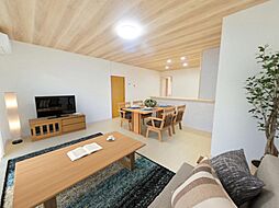 松浦市今福町東免　戸建て 4LDKのリビング/ダイニング